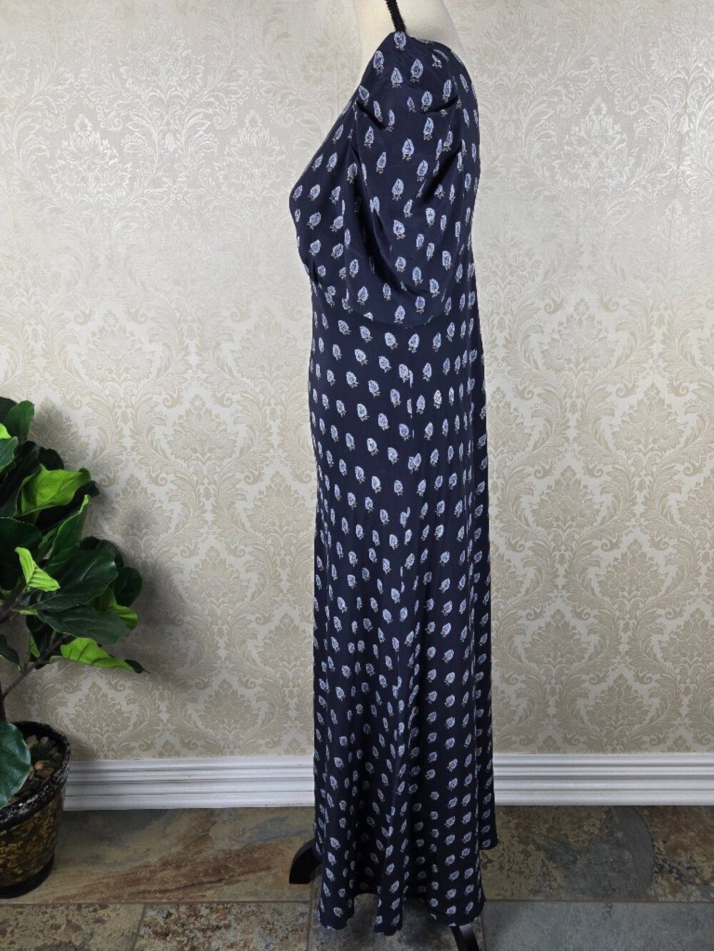 Banana Republic Size 8 Navy White Pattern Maxi Dress 100% Silk Puff Short Sleeve - Picture 7 of 15